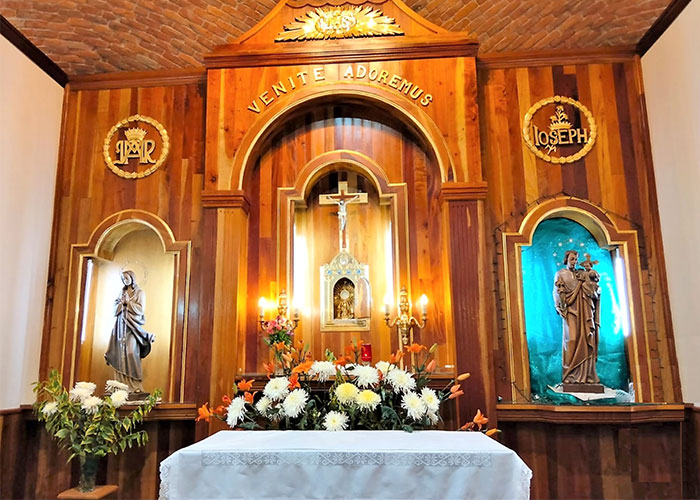 Tronos al Santísimo Sacramentos Casa Mercedes